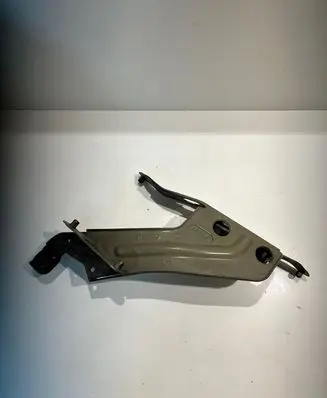 Audi A7 S7 4K8 Fender mounting bracket 4K8821131B