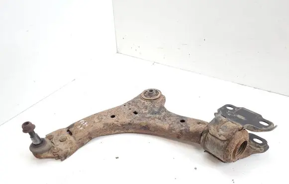 Volvo V70 Front lower control arm/wishbone
