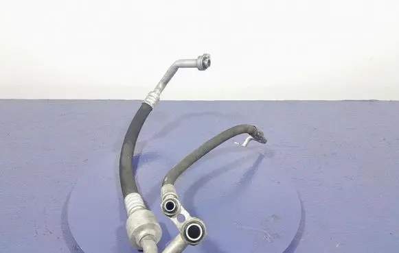 Opel Insignia A Air conditioning (A/C) pipe/hose 13220112