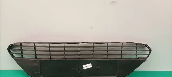 Ford Focus Front bumper lower grill 8M51-17B968-BE