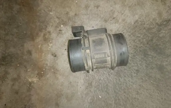 Mercedes-Benz S W220 Mass air flow meter A0000941748
