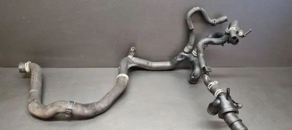 Mercedes-Benz A W169 Engine coolant pipe/hose A6402001352