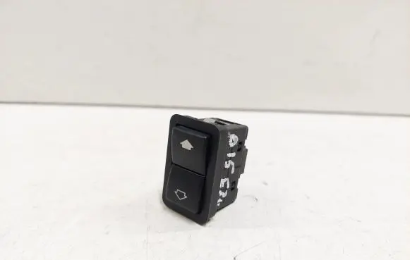 BMW 5 E39 Electric window control switch 8368974