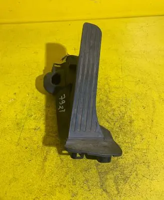Seat Leon (1P) Accelerator throttle pedal 1K2721503AE
