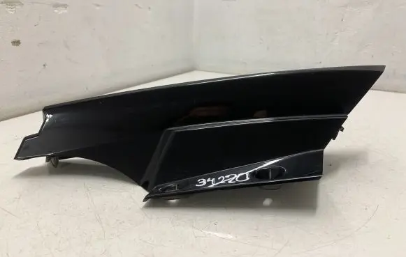 Nissan X-Trail T32 Rear/tail light trim molding 960324CE0A