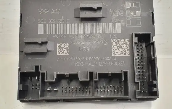 Audi TT TTS RS Mk3 8S Door control unit/module 5Q0959593E 5Q0959593B