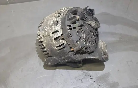 BMW 5 E60 E61 Generator/alternator 7789981 G17C010 2542611B