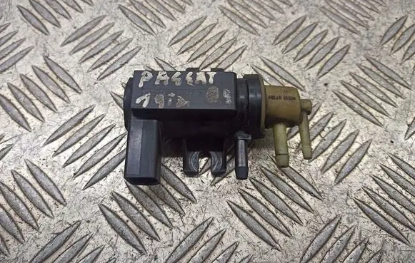 Volkswagen PASSAT B5.5 Valve vacuum 1K0906627A