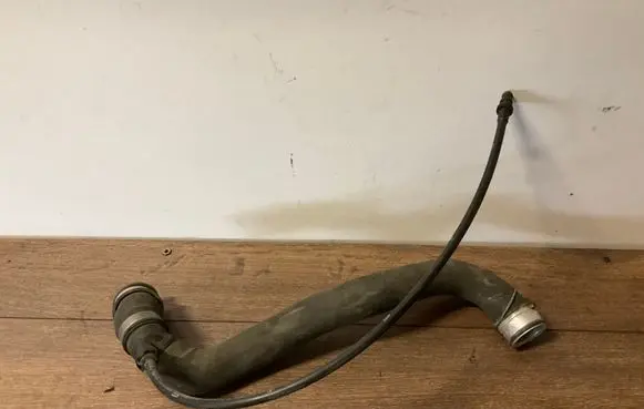 Mercedes-Benz E W211 Engine coolant pipe/hose A2115016482