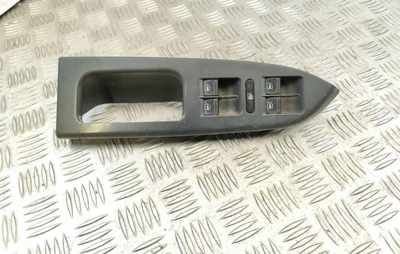 Volkswagen Touran I Front door window switch trim 1T0867371H