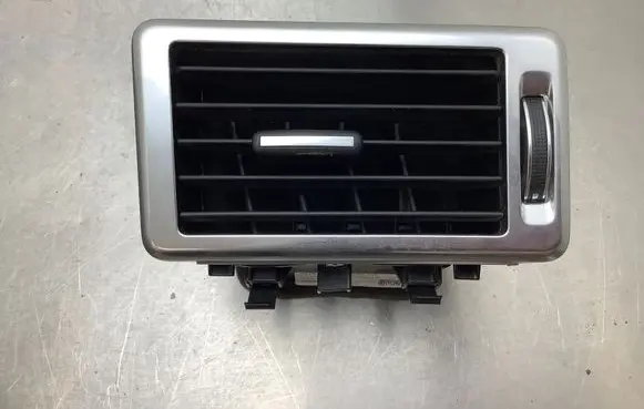 Land Rover Discovery 4 - LR4 Dashboard side air vent grill/cover trim 3510000 16A5302LC9 20160202
