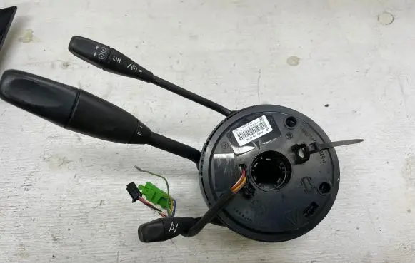 Mercedes-Benz E W211 Indicator stalk A0004640518