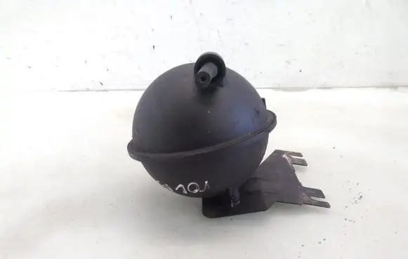 Vacuum air tank