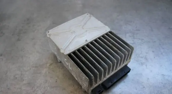 Mercedes-Benz GL X164 Sound amplifier A2519007300