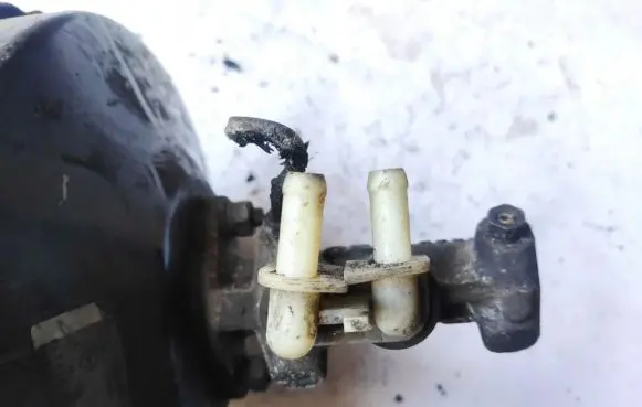 Master brake cylinder