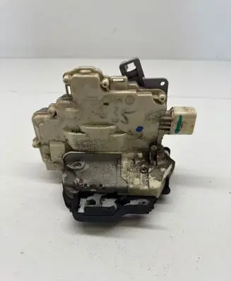 Audi A6 S6 C6 4F Rear door lock 4F0839016