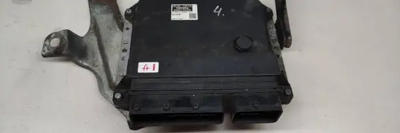Lexus IS 220D-250-350 Engine control unit/module 8966153701 1758009481