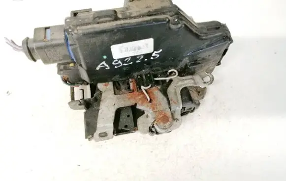 Skoda Octavia Mk2 (1Z) Front door lock