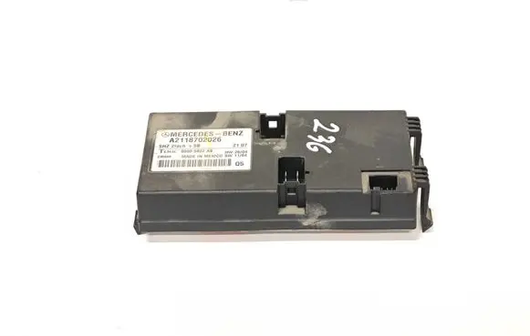 Mercedes-Benz ML W164 Seat control module A2118702026 235986 00005822A9