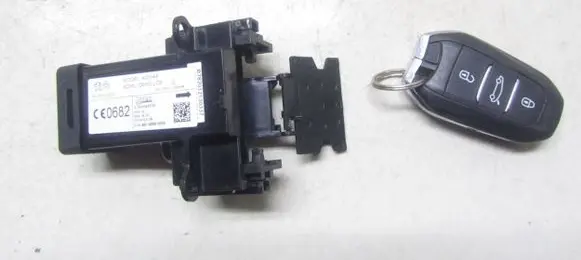 Citroen C4 II Picasso Ignition lock 9800630080