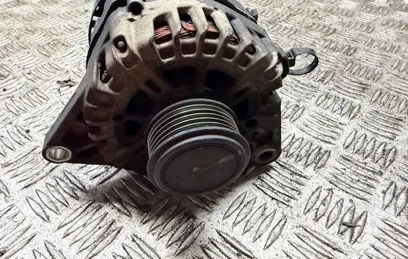 KIA Sportage Generator/alternator 373002A850