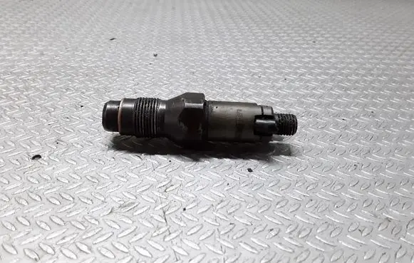 Toyota Corolla E110 Fuel injector LCR6736001