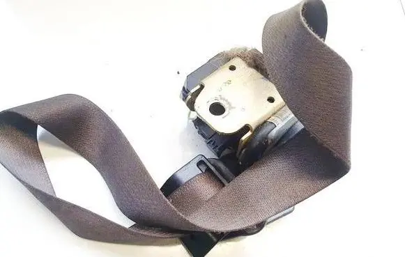 Middle seatbelt (rear)