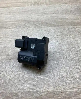 Toyota Corolla Verso AR10 Air flap motor/actuator 1138002051
