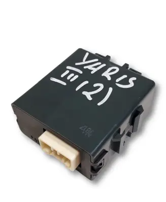Toyota Yaris Door central lock control unit/module 8597052050 0515004341