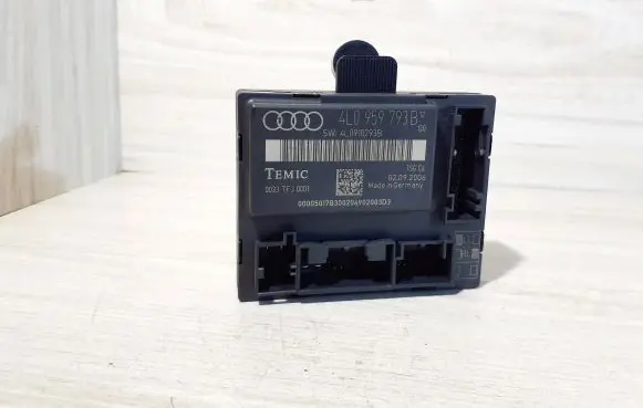 Audi Q7 4L Door control unit/module 4L0959793B 4L0910793B 0033TFJ0001