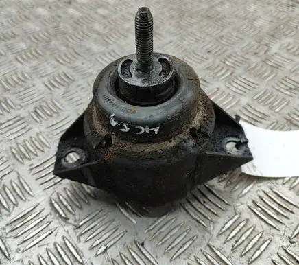 Land Rover Defender Engine mount bracket KKB102601