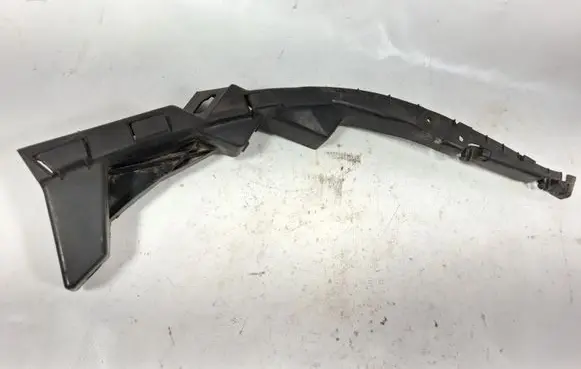 Volkswagen PASSAT B5 Front bumper mounting bracket 3B0807050C