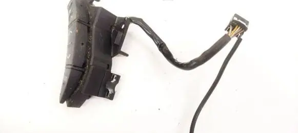 Steering wheel buttons/switches