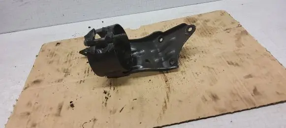 Audi A4 S4 B6 8E 8H Fuel filter bracket/mount holder 