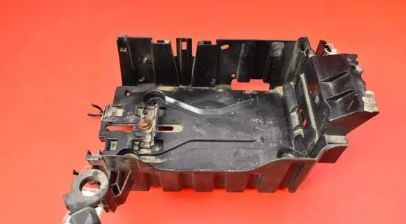 Battery box tray