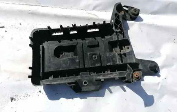 Volkswagen Caddy Battery box tray 1K0915333