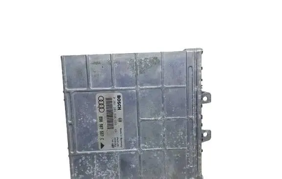 Audi A4 S4 B6 8E 8H Engine control unit/module 8D0907557C 0261203938