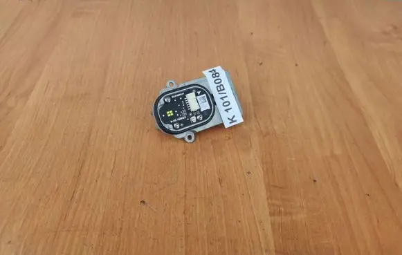 Volkswagen Tiguan LED ballast control module E154554