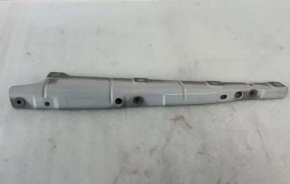 Porsche Cayenne (92A) Fender mounting bracket 7P5806519