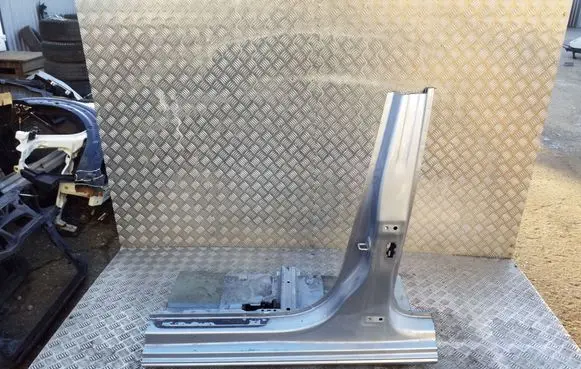 Audi A1 Pillar (middle) 