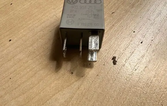 Skoda Octavia Mk2 (1Z) Other relay 1K0951253 0332011100