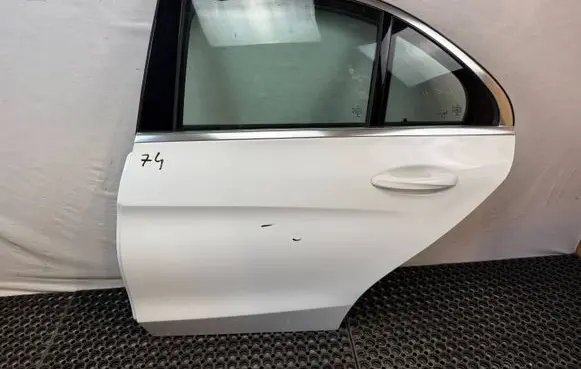 Mercedes-Benz C W205 Rear door
