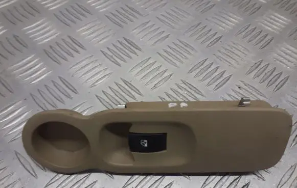 Renault Modus Quarter vent window switch 8200417838