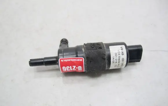 Audi A6 S6 C6 4F Headlight washer pump 3B7955681
