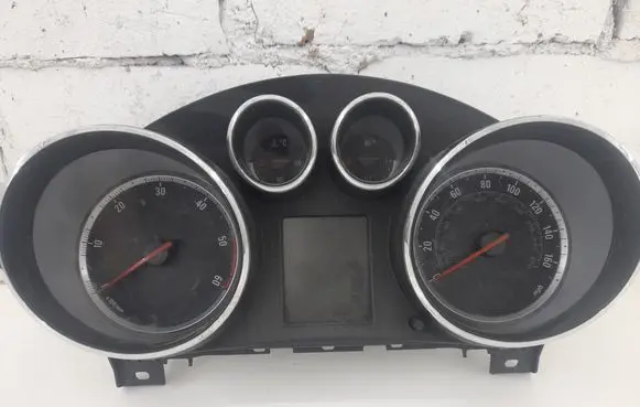 Opel Insignia A Speedometer (instrument cluster) 12844140