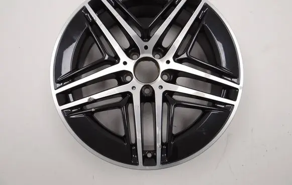Mercedes-Benz V Class W447 R19 alloy rim A4474018000