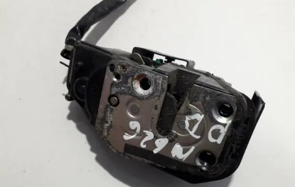 Mazda 626 Front door lock