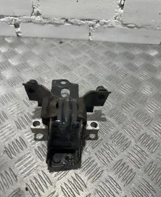 Seat Ibiza IV (6J,6P) Engine mount bracket 6Q0199555