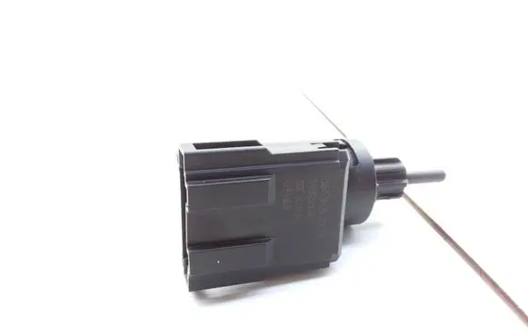 Volkswagen Touran I Brake pedal sensor switch 19322007 3B0945511A