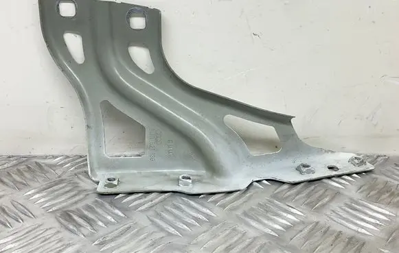 Fender mounting bracket